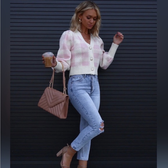 Gorgeous Pink sweater - Picture 4 of 13